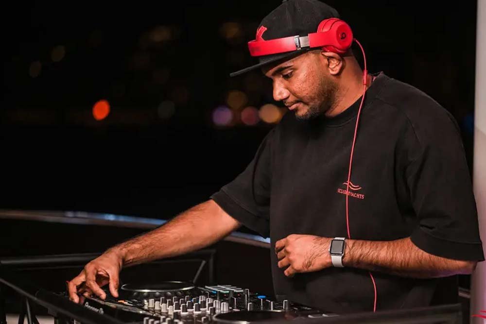 Live DJ