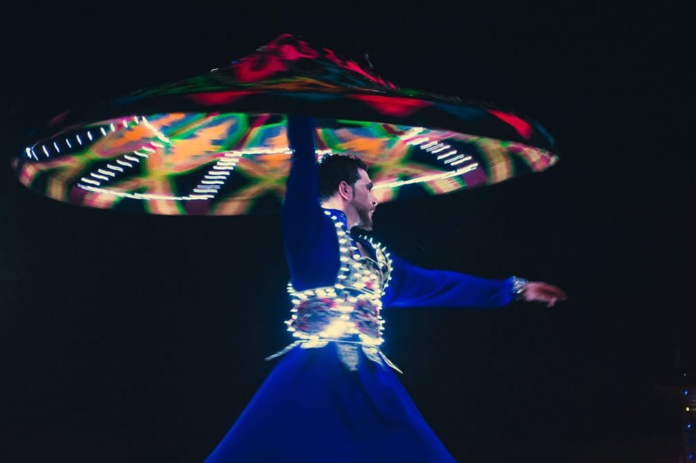 Dubai VIP Dinner Cruise with Tanoura Dance Show