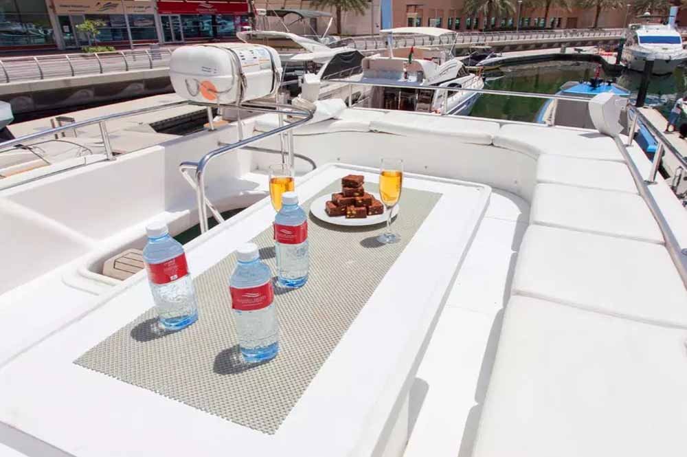 70 Ft- Lxury Yacht Rental Dubai