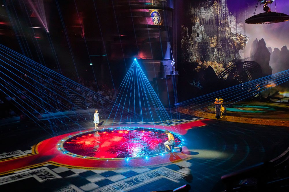La Perle by Dragone Show