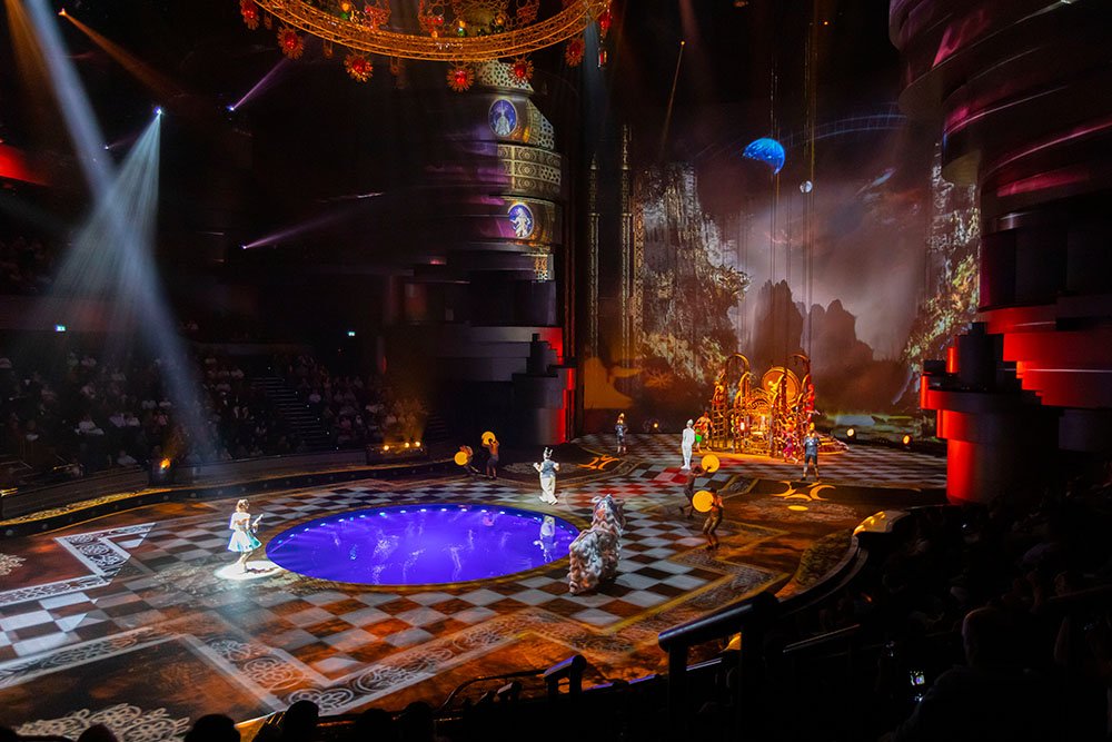 Stage show at Dubai La Perle by Dragone