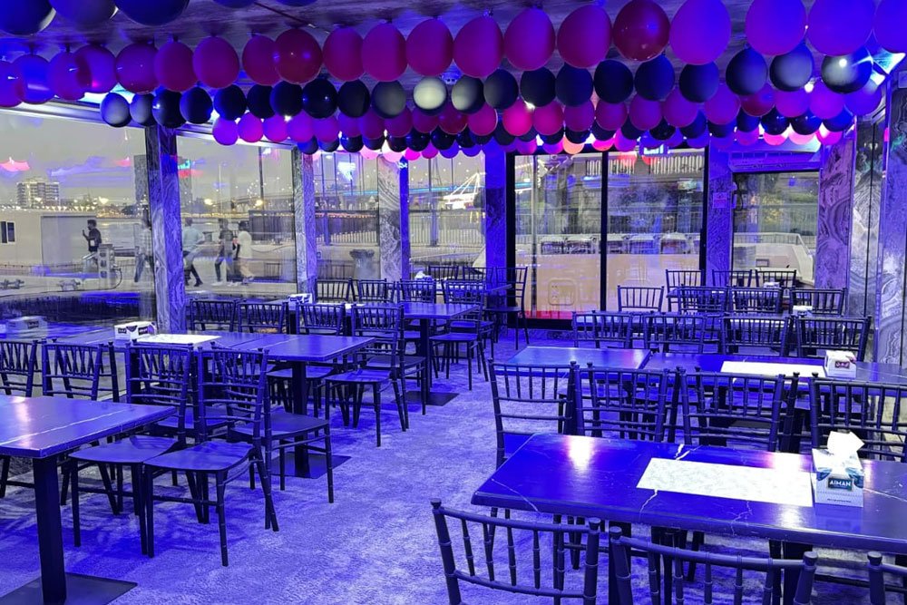 Seating Arrangement Canal Cruise