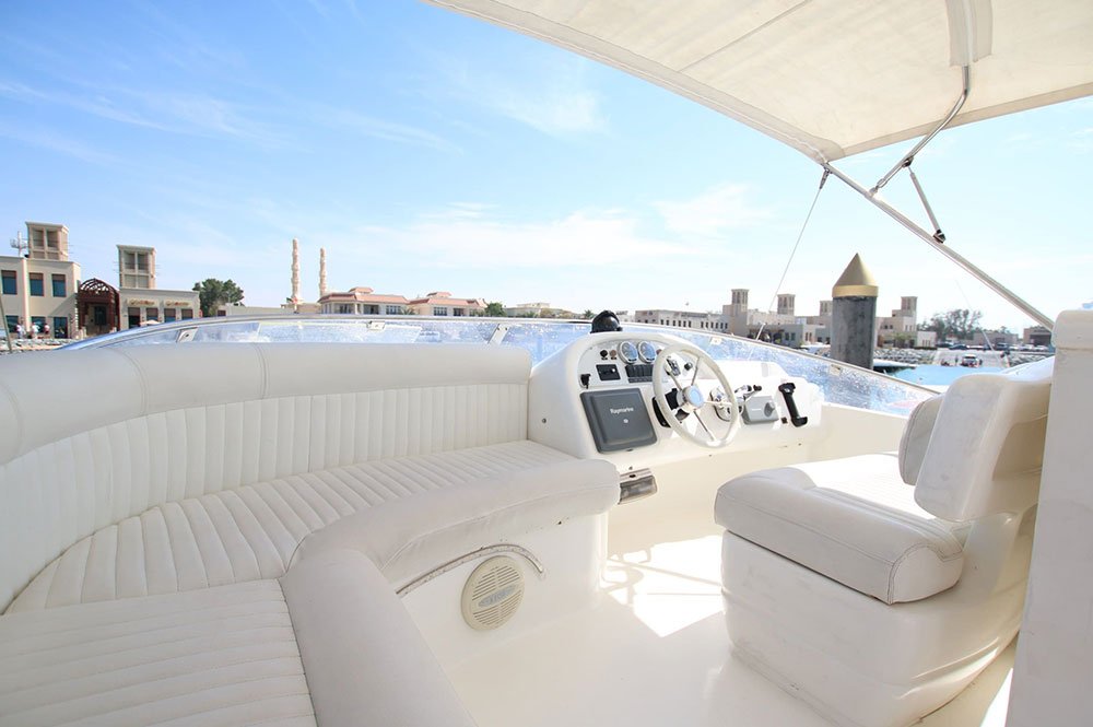 50ft Yacht Cabin