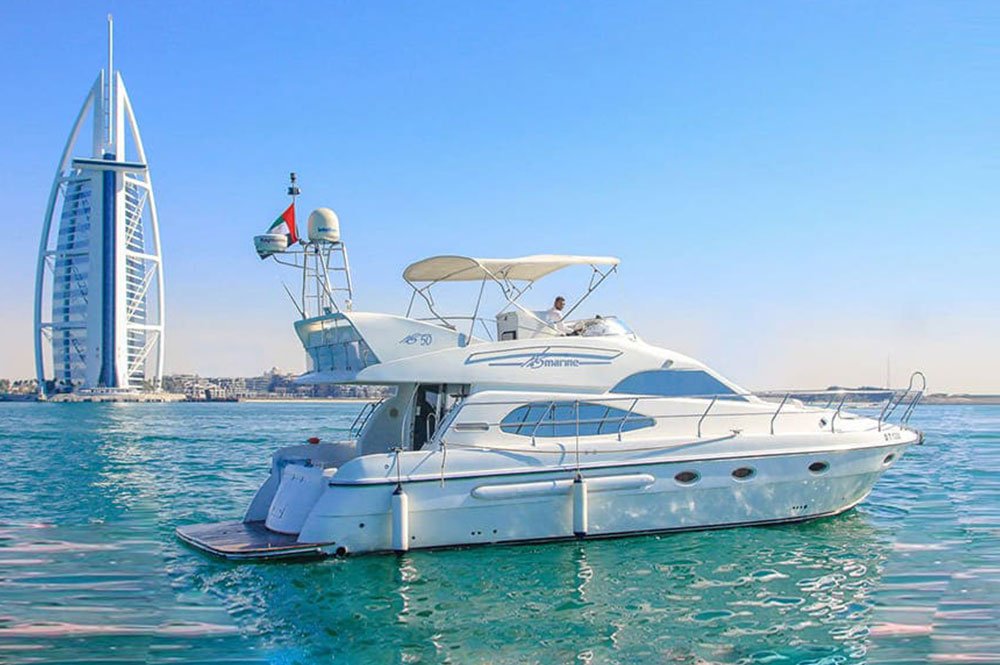 50 Ft Yacht for Up to 12 People